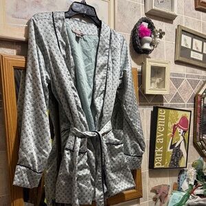 Victoria secrets robe shirt
